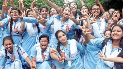 এসএসসি পরীক্ষার ফল প্রকাশিত,  কমেছে পাস ও জিপিএ-৫ এর পরিমাণ