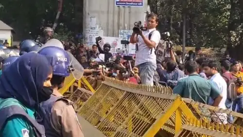 ৪৭ তম বিসিএসের লিখিত পেছানোর দাবিতে পরীক্ষার্থীদের বিক্ষোভ