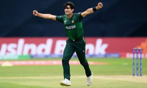 পাকিস্তানি পেসার নাসিম শাহের বাড়িতে দুর্বত্তের হামলা