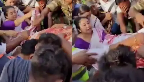 জুবিনের কফিন ধরে কান্নায় ভেঙে পড়লেন স্ত্রী গরিমা
